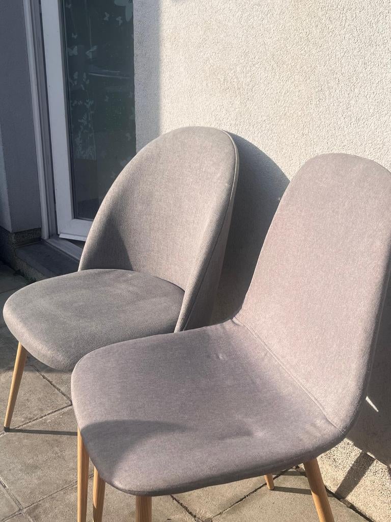 Grijze stoelen van Jysk, Ophalen