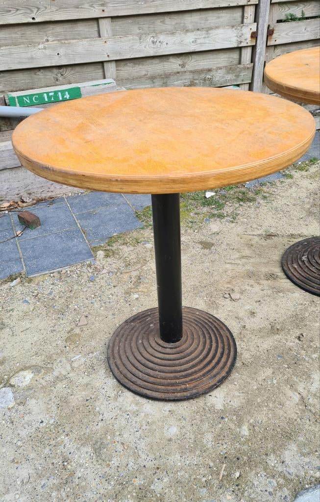 Tafel met houten blad en metalen poot., Ophalen, Gebruikt, Rond, 55 tot 75 cm