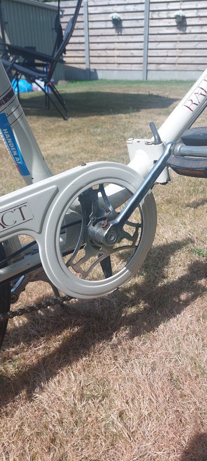 Raleigh Compact, Vitesses, Frein sur jante, 18 à 20 pouces, Enlèvement