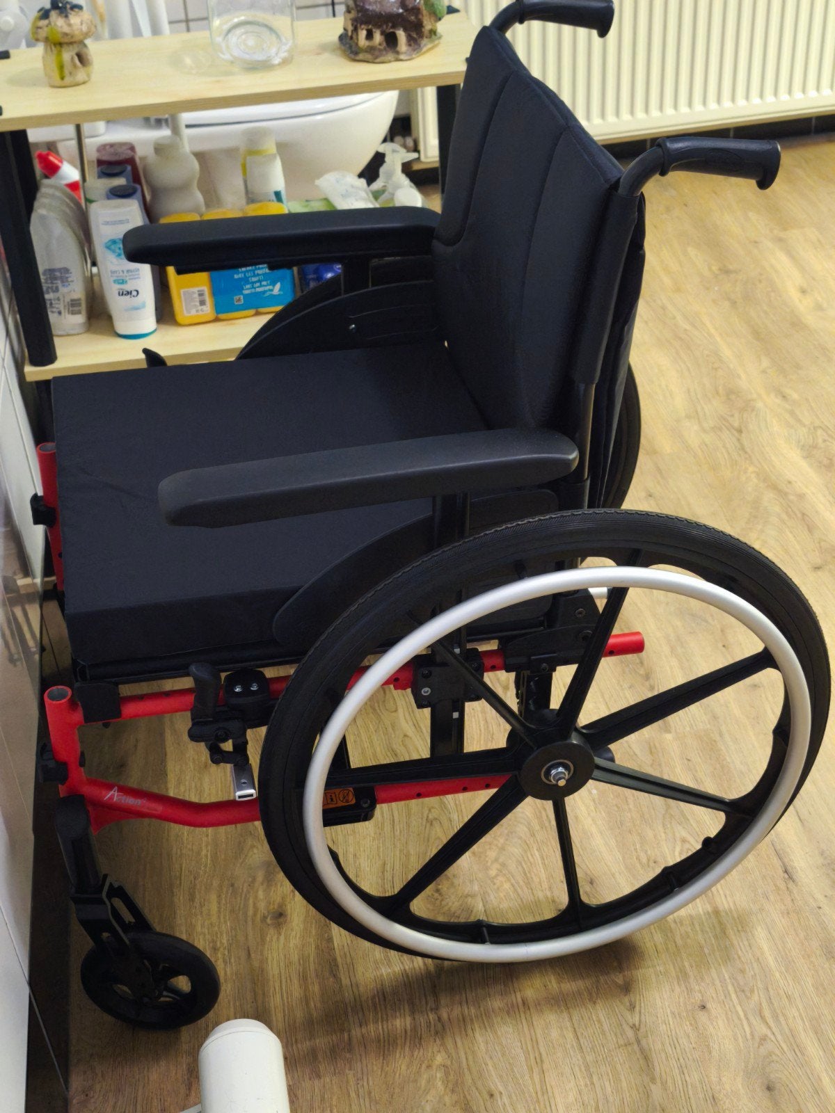 NIEUWE rolstoel!!!, Diversen, Rolstoelen, Ophalen, Inklapbaar, Nieuw, Handbewogen rolstoel