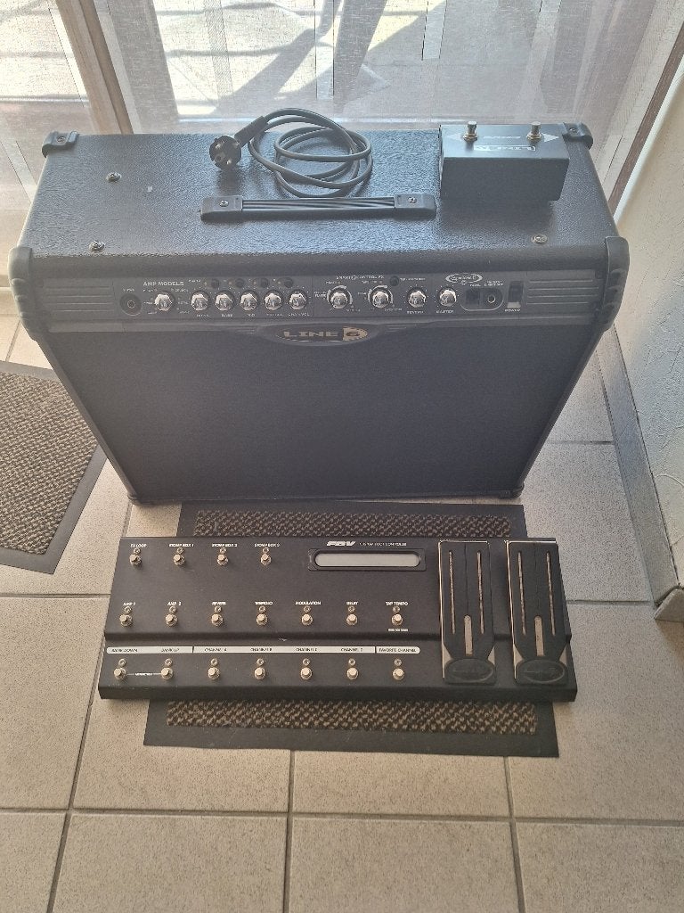 Line 6 Spider II 150W + FBV Custom foot controller + FBV2, Musique & Instruments, Amplis | Basse & Guitare, Enlèvement, Utilisé