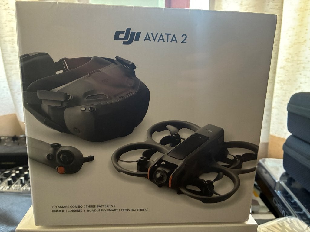 DJI Avata 2 Fly Smart Combo (3  batterijen) - NIEUW, TV, Hi-fi & Vidéo, Drones, Neuf, 250 à 900 g, Enlèvement ou Envoi, Drone de course