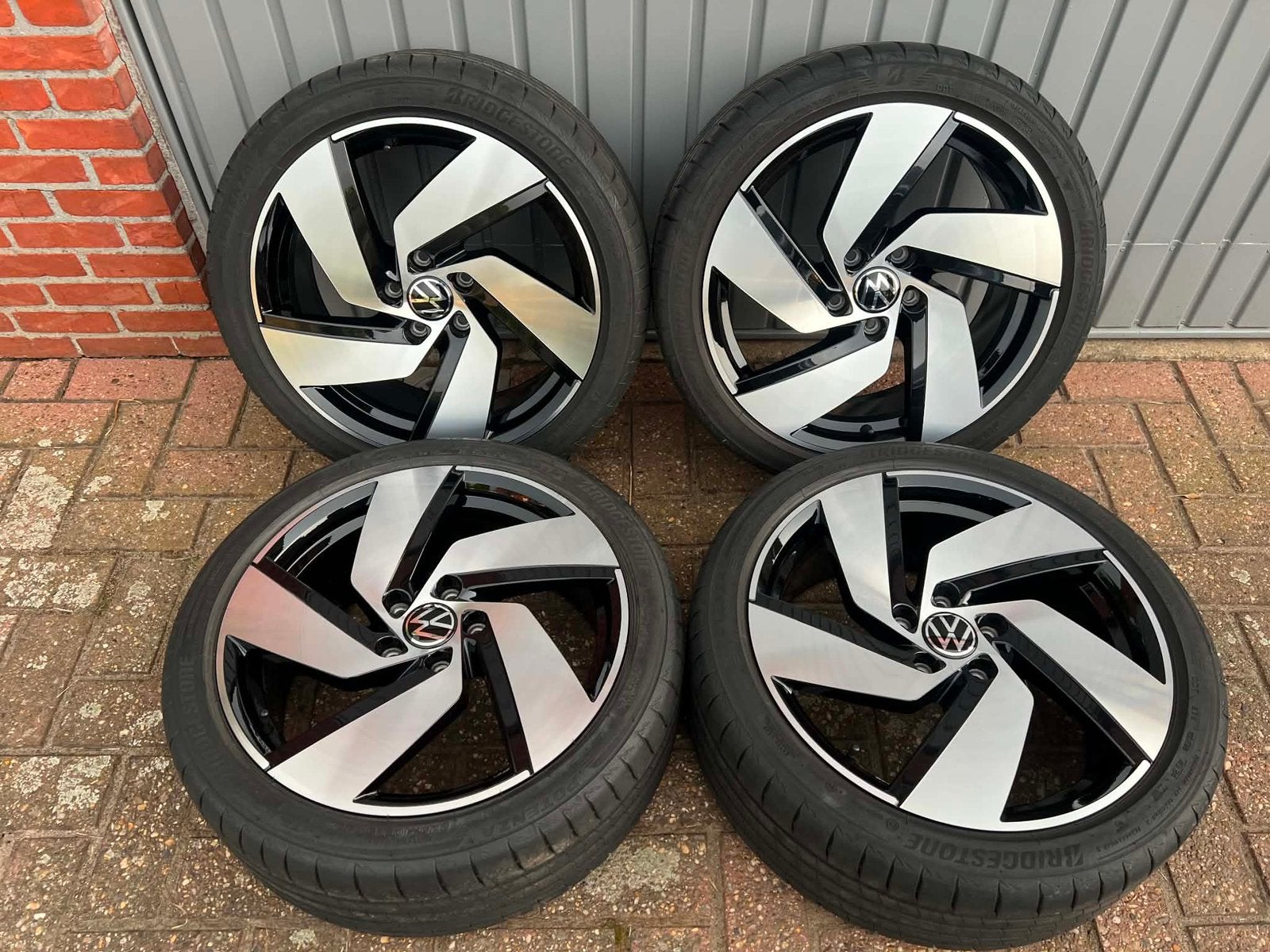 JANTES VOLKSWAGEN GOLF 7 ET 8 RICHMOND AVEC PNEUS D'ÉTÉ, Pneus et Jantes, Véhicule de tourisme, Pneus été, 18 pouces