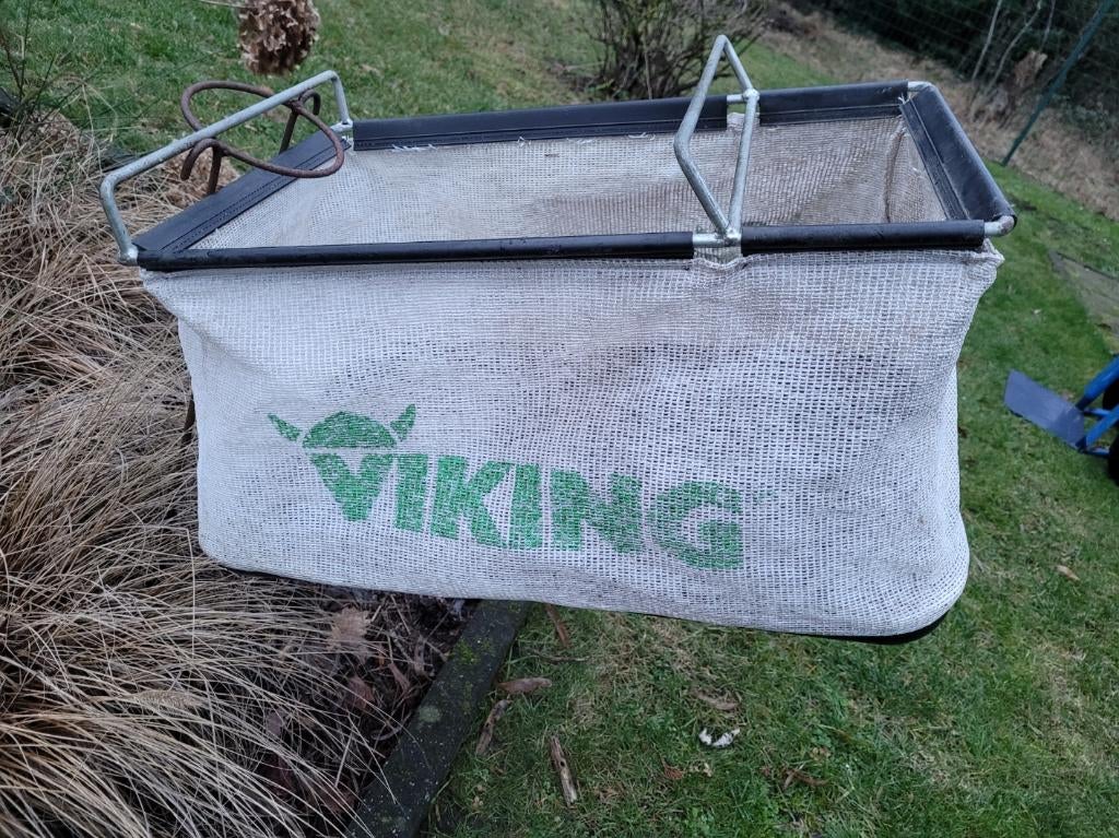 Opvangbak hakselaar Viking, Ophalen