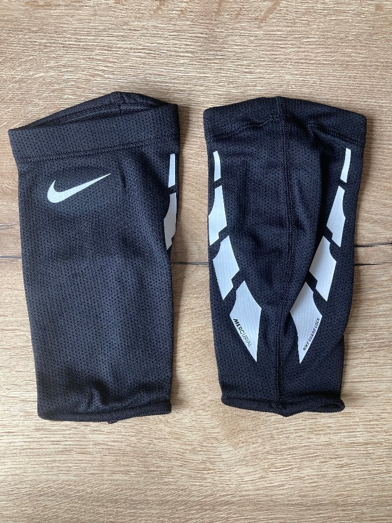 Nike Mercurial Guard Lock sleeves – maat S – nieuw, Maat S, Ophalen of Verzenden, Nieuw, Overige typen