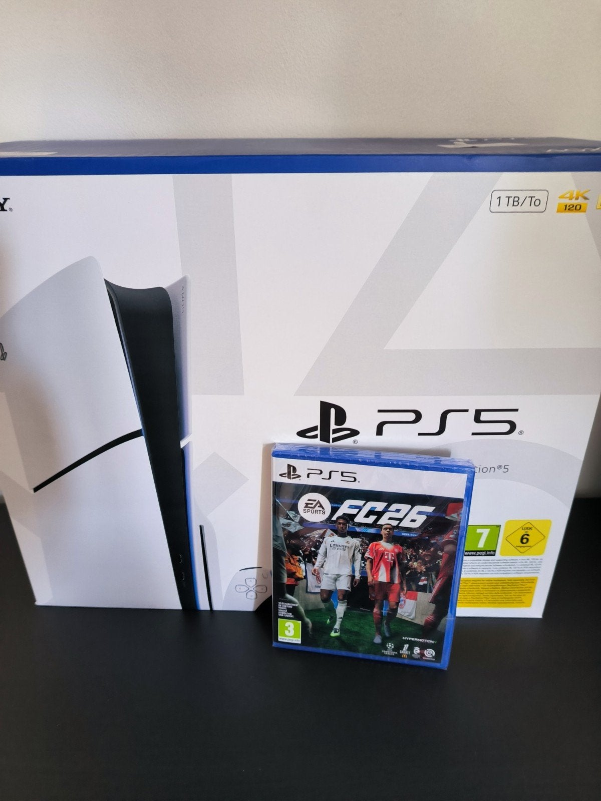 PlayStation 5 slim + disc + FIFA 26, Consoles de jeu & Jeux vidéo, Consoles de jeu | Sony PlayStation 5, Enlèvement, Playstation 5