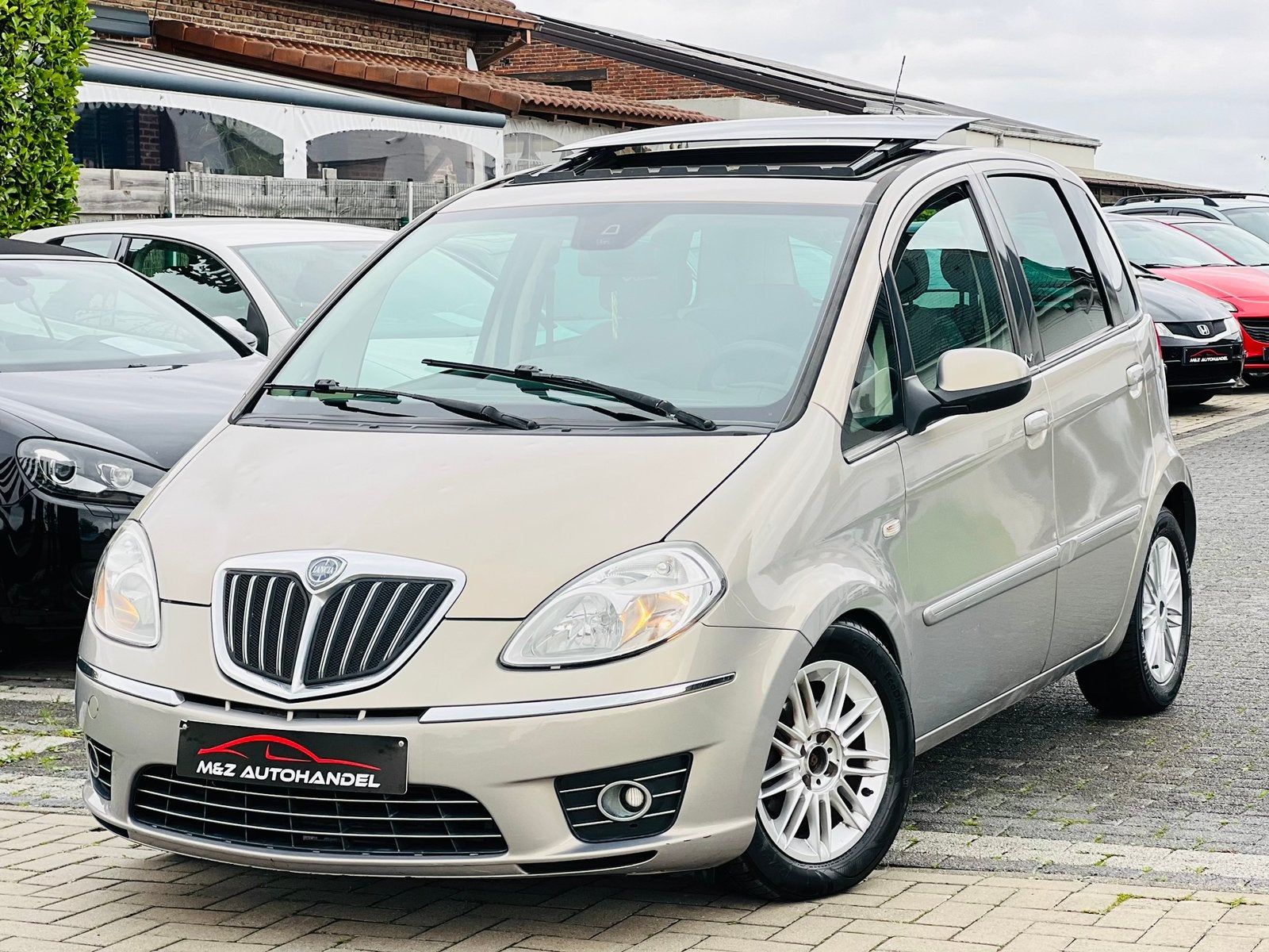 LANCIA MUSA 1.4 BENZINE || AUTOMAAT || EURO 5 || 136.000 KM, Autos, Achat, https://public.car-pass.be/vhr/3b46356c-e4b1-40a5-8952-05afcfa4749e