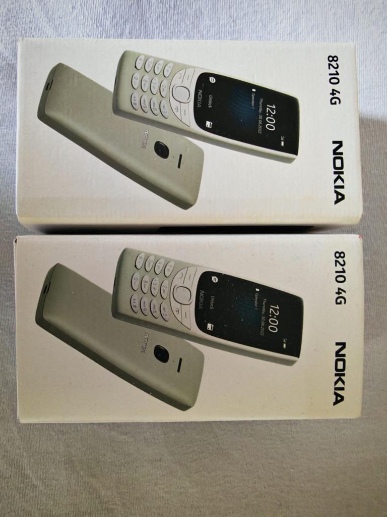 Nokia 8210 4G... Neuf/scellé (2 pièces), Télécoms, Téléphonie mobile | Apple iPhone, Enlèvement ou Envoi