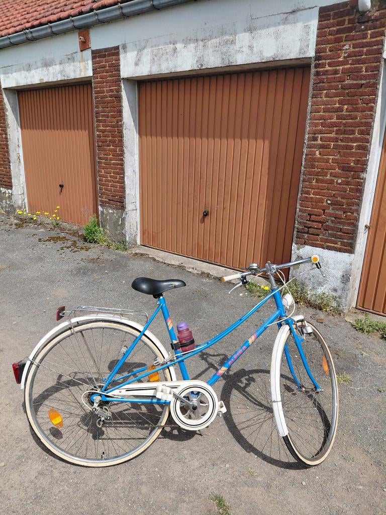 Un ancien velo de ville femme, Vélos & Vélomoteurs, Enlèvement