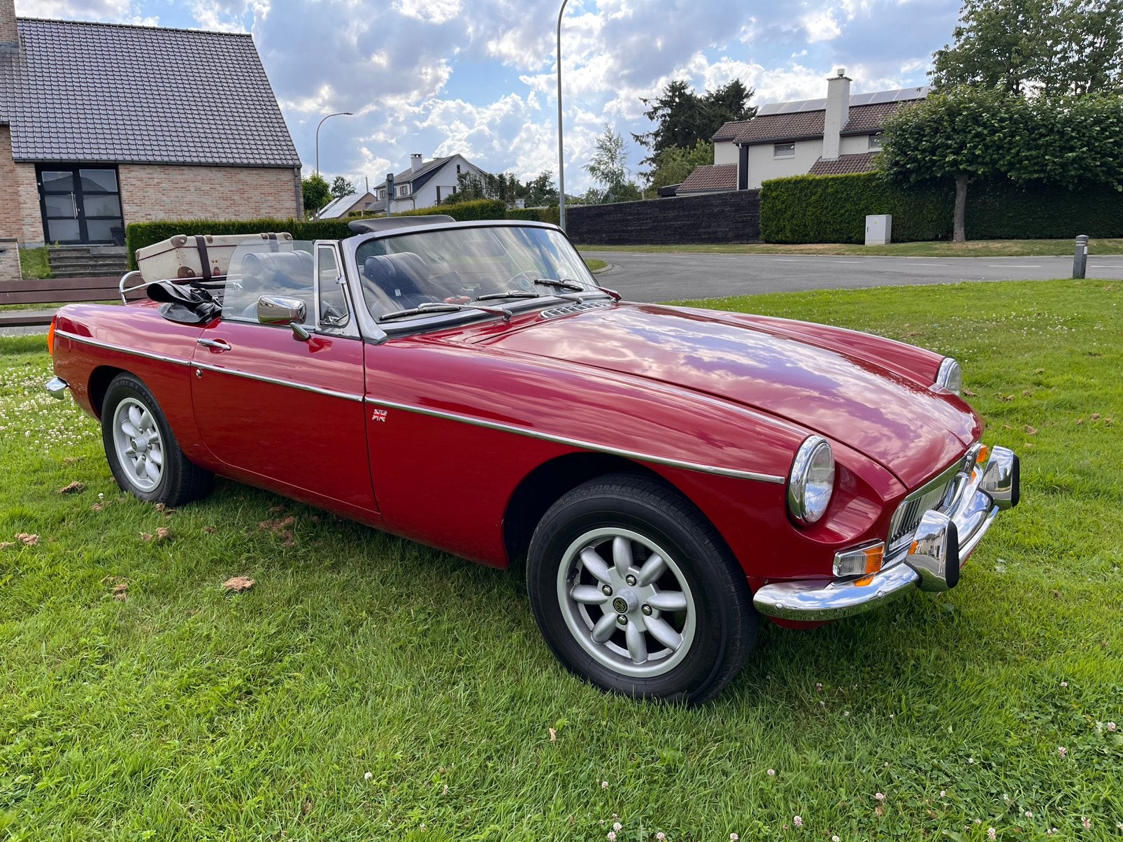 MGB 1976, Achterwielaandrijving, Zwart, Cabriolet, 95 kW