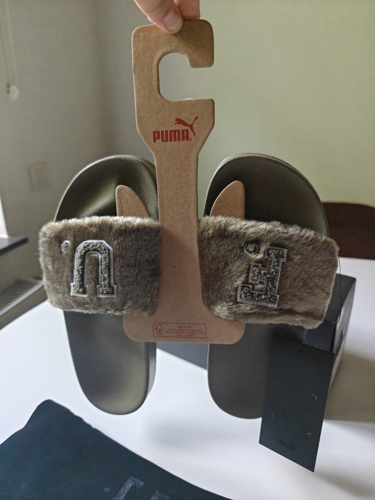 Nieuwe puma slippers maat 35.5, Kleding | Dames, Schoenen, Slippers, Overige kleuren, Puma, Nieuw