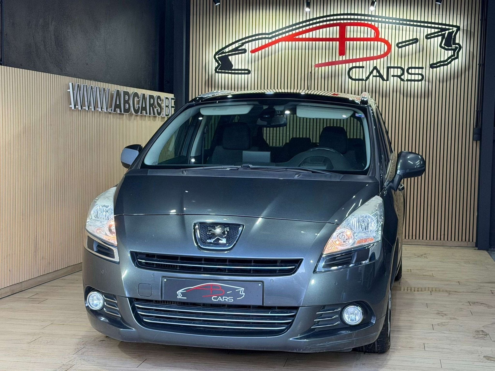 Peugeot 5008 1.6HDI * BOITE AUTO * (automatique), Autos, Achat, 82 kW, Entreprise, 5 portes