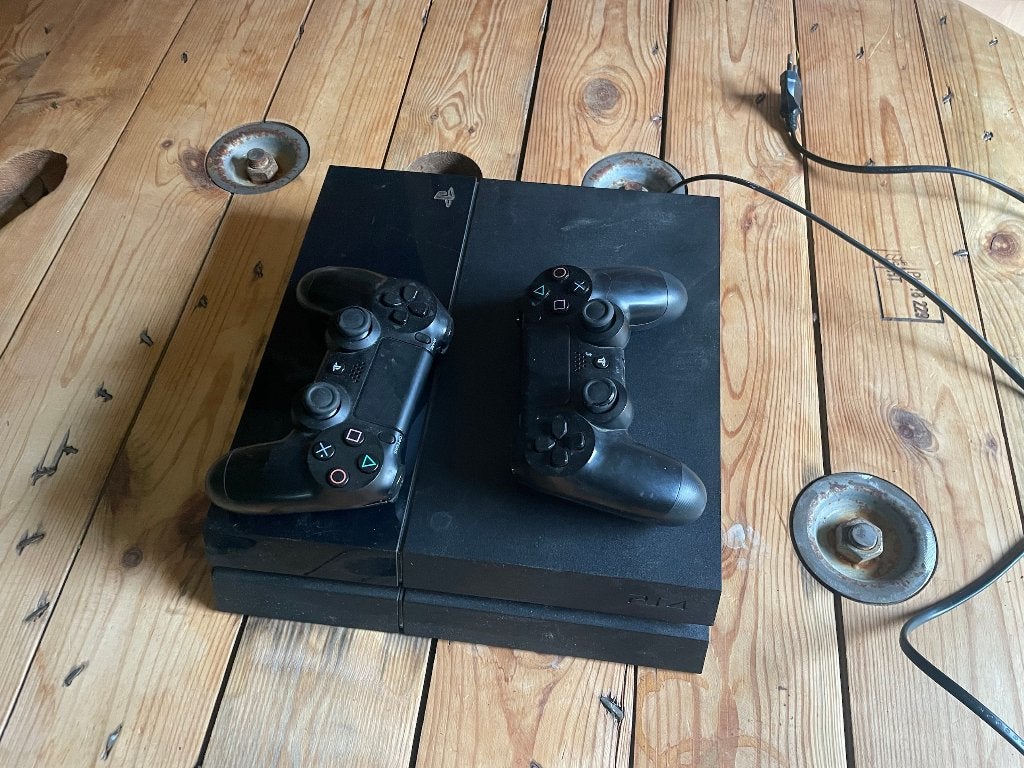 PlayStation 4 (CUH-1116A) incl. 2 controllers, Ophalen, Gebruikt