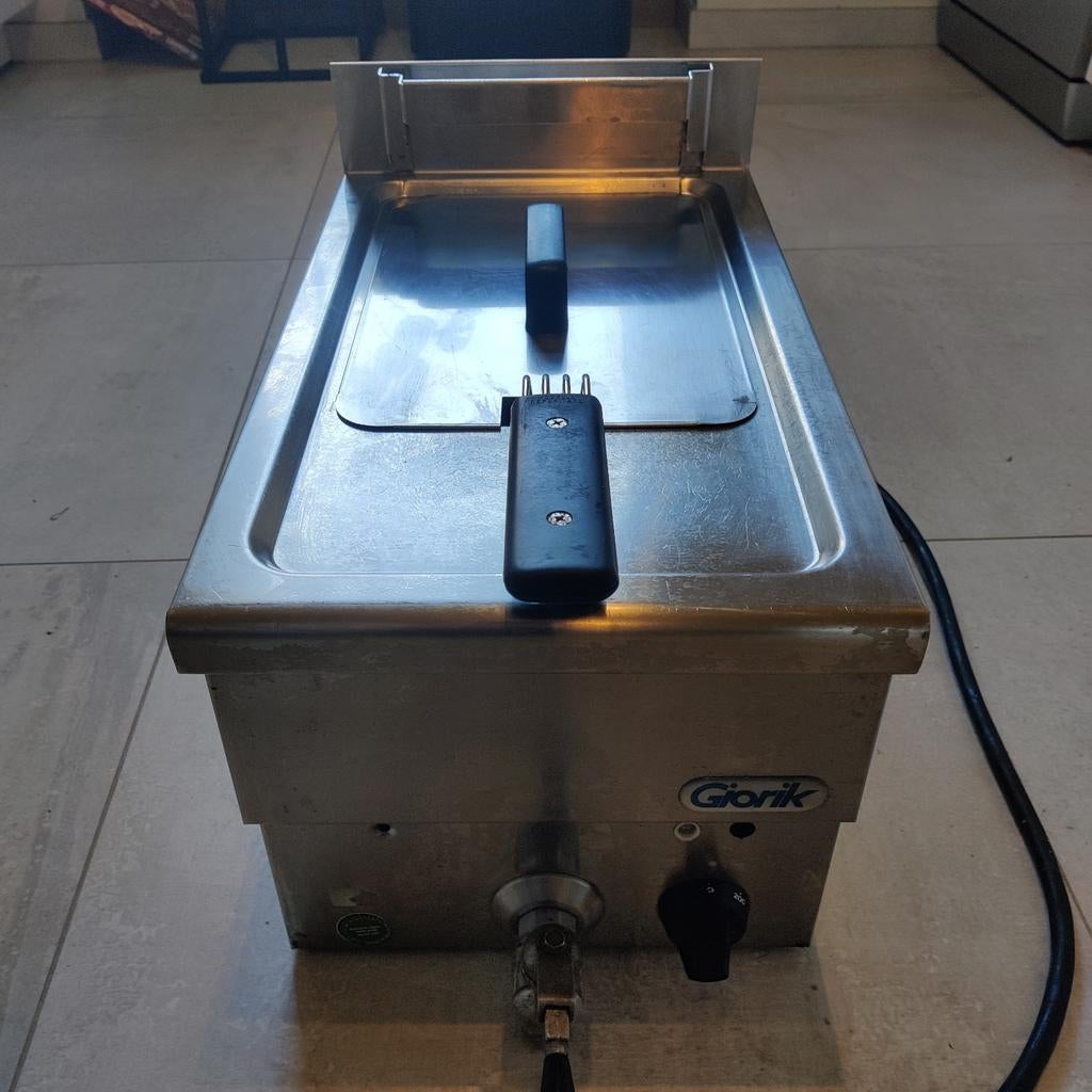 Professionele Giorik friteuse – 230V (stopcontact) – RVS, 4 liter of meer, Ophalen of Verzenden, Gebruikt, Uitneembare binnenpan