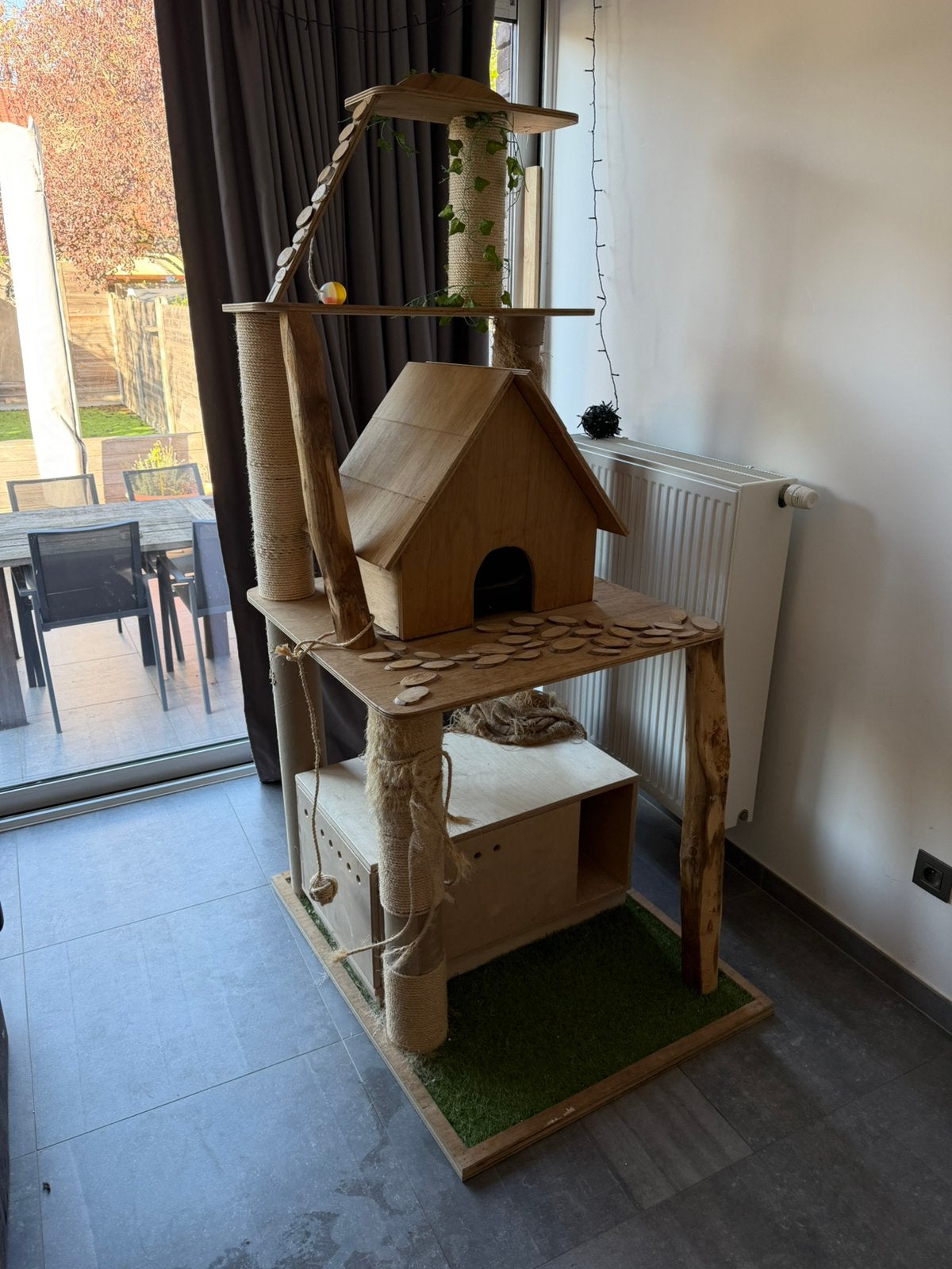 Katten toren met huisje en kattenbak, Ophalen, Gebruikt