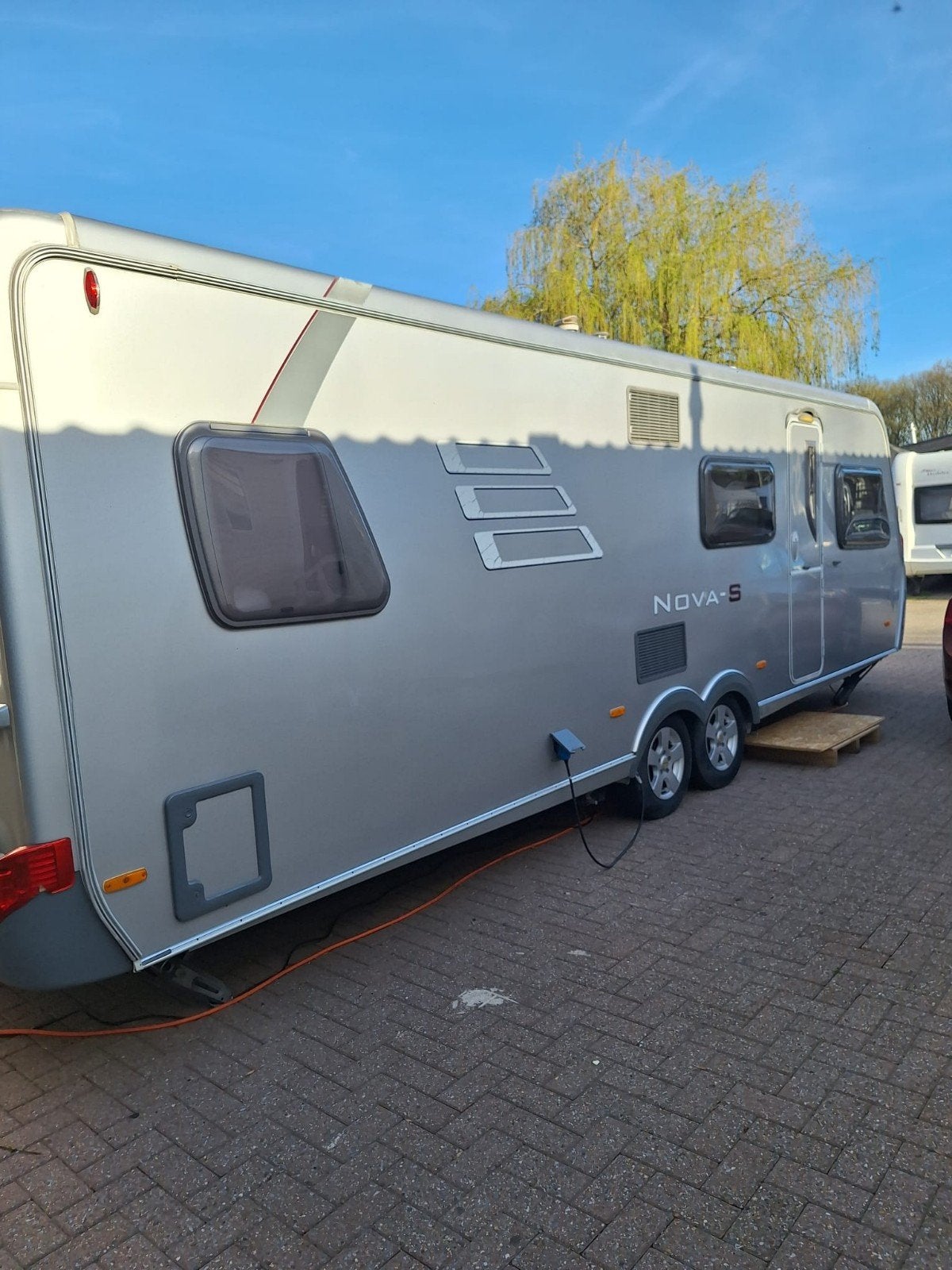 À vendre Caravane Hymer eriba nova s690, Caravanes & Camping, Grand lit, 6 à 7 mètres, Jusqu'à 6, Poêle
