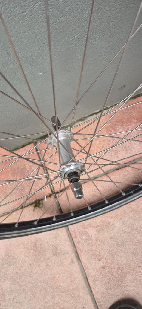 Voorwiel 28 inch goed staat, Fietsen en Brommers, Ophalen of Verzenden, Wiel