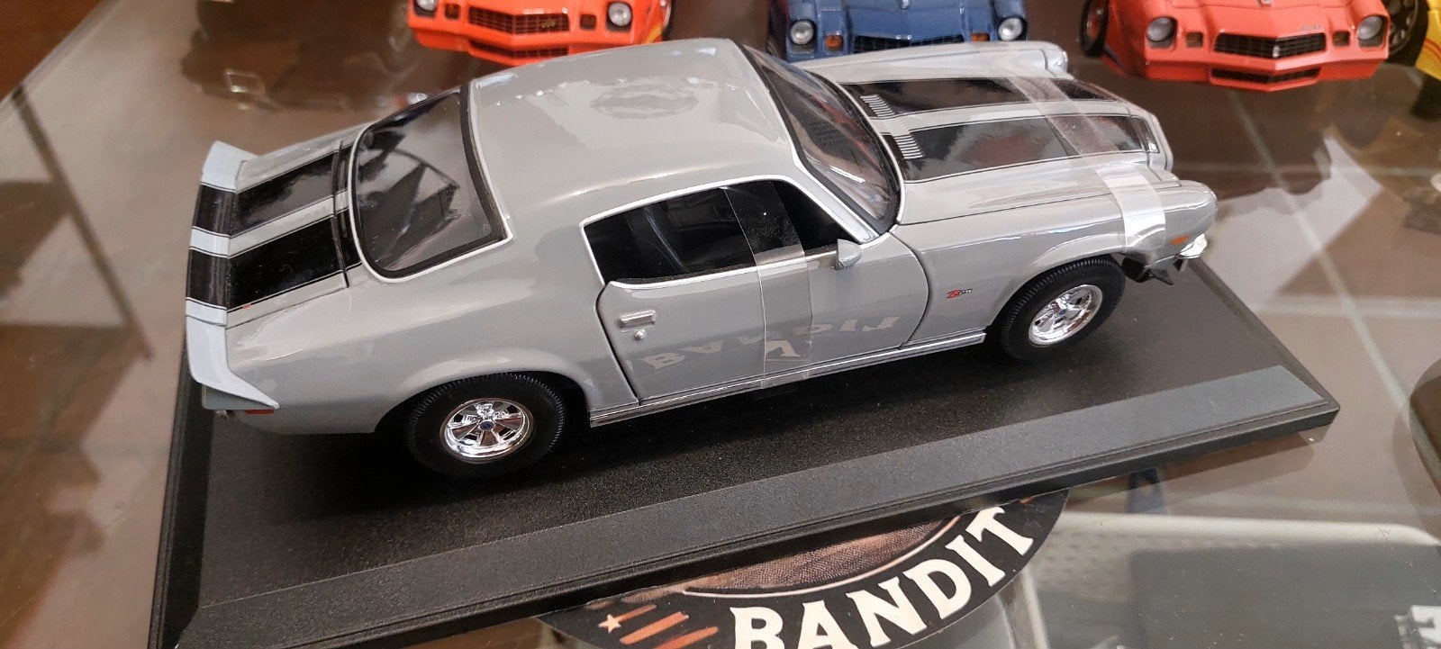 Chevy camaro splinternieuw in de doos maisto, Hobby & Loisirs créatifs, Voitures miniatures | 1:18, Enlèvement ou Envoi, Voiture