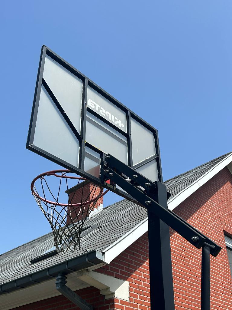 KIPSTA Basketbalpaal op voet  bord verstelbaar, Sport en Fitness, Basketbal, Ophalen of Verzenden, Gebruikt, Bal