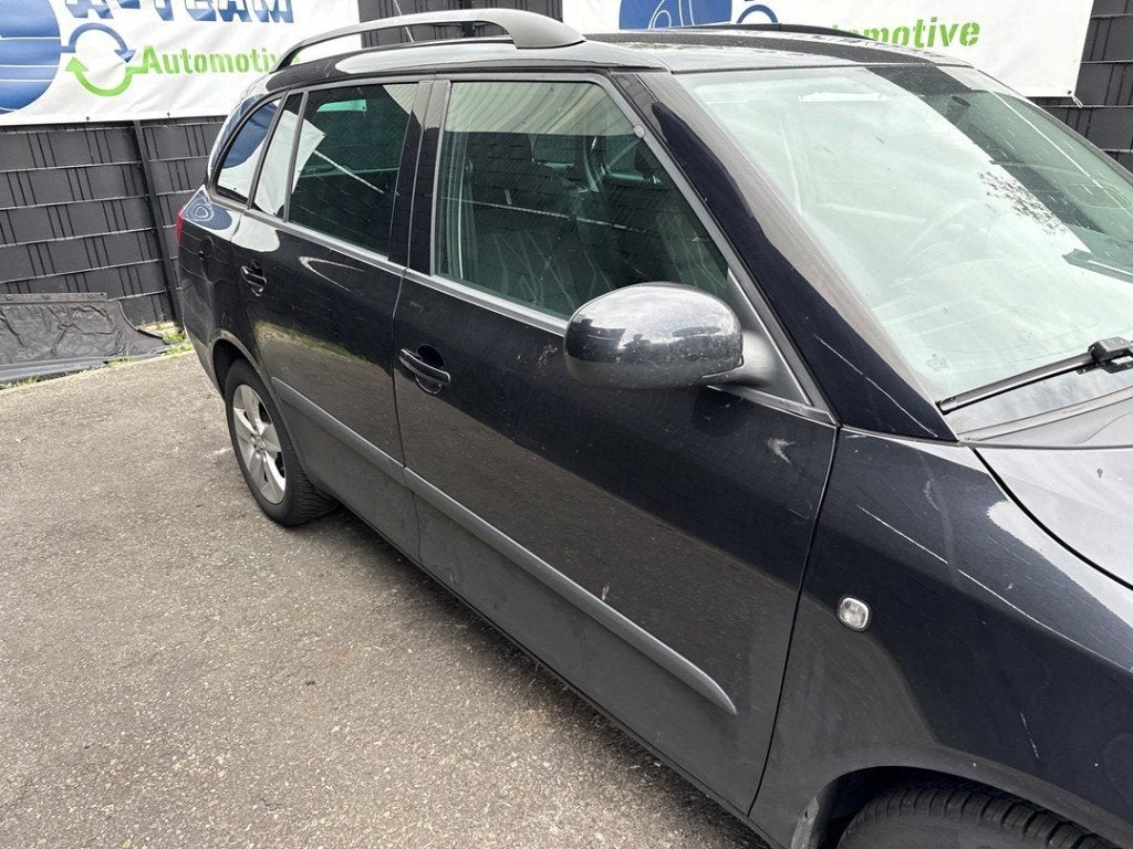 PORTE AVANT DROITE Skoda Fabia II Combi (|5J6831056|), Utilisé, Info@skoda-auto.de, Skoda, Porte