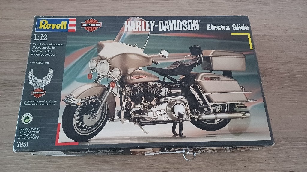 [1/12] Revell 7951 - Harley-Davidson Electra Glide (1992), Hobby & Loisirs créatifs, Enlèvement ou Envoi, Revell, Plus grand que 1:32