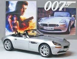 JAMES BOND 007 BMW Roadster Z8 1999 1/12 KYOSHO Neuve+Boite, Enlèvement ou Envoi, Neuf, 1:9 à 1:12, Voiture