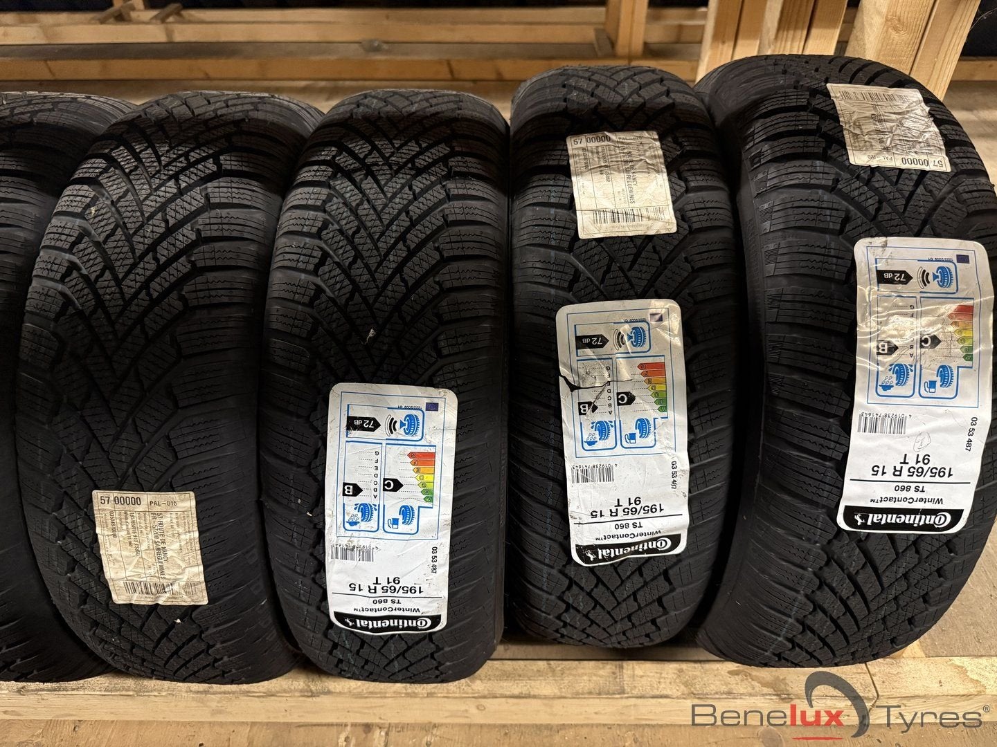 snow new 195/65R15 Continental 195/65 R15 195/65/15 1956515, Auto-onderdelen, Banden en Velgen, 15 inch, -, -, Nieuw