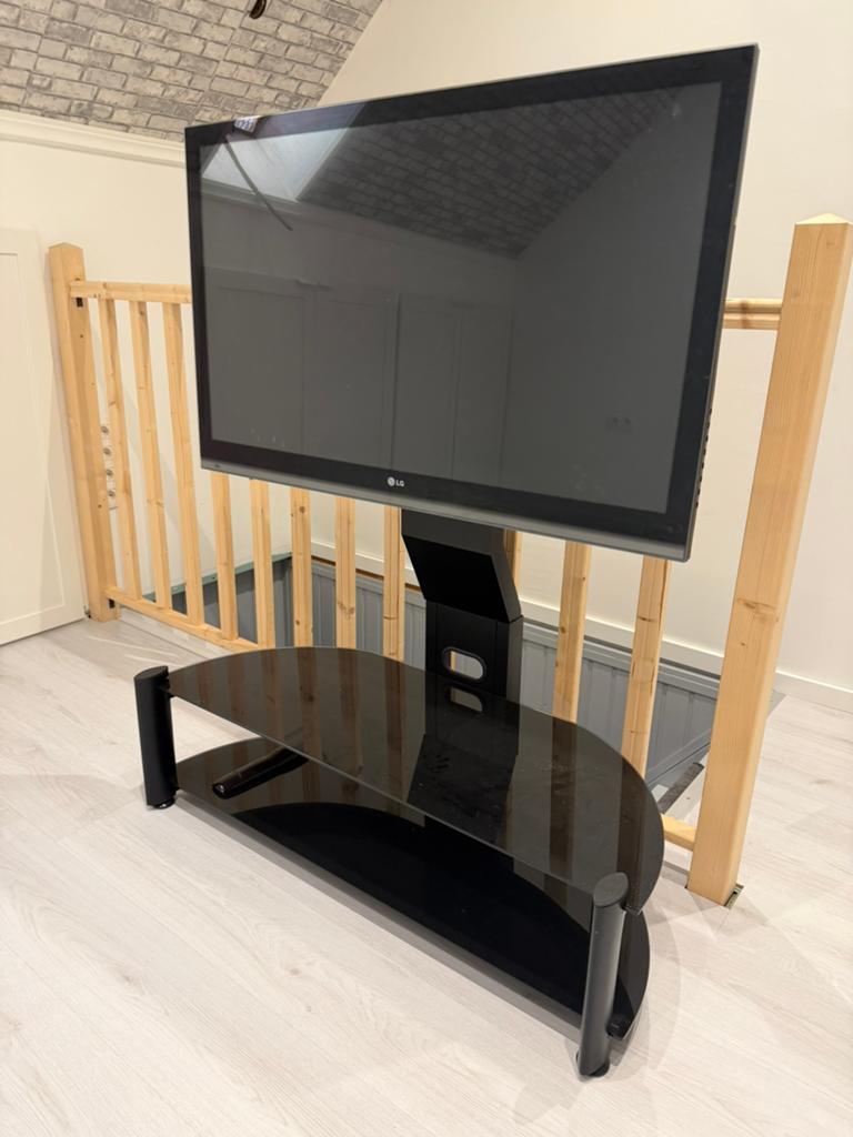 Tv LG avec son meuble tv intégrée, Enlèvement, Comme neuf