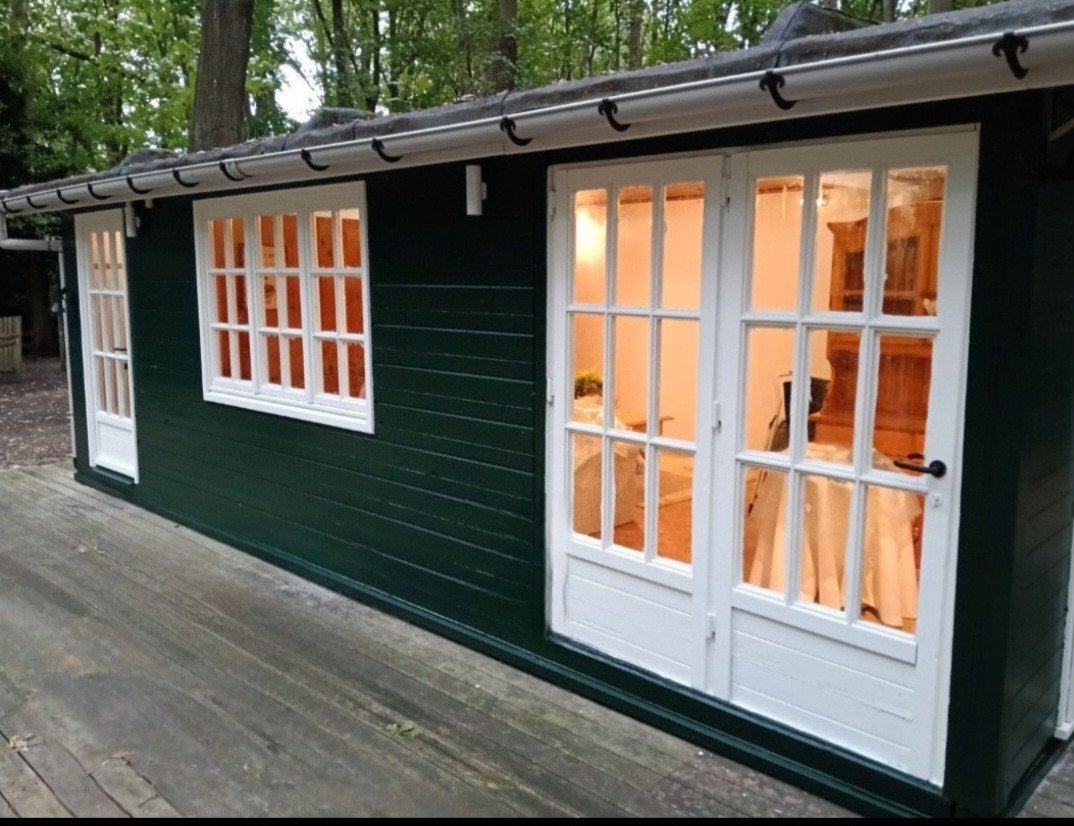 Dit prachtig zomerhuis met groot bos te koop zie kijkdagen, Immo