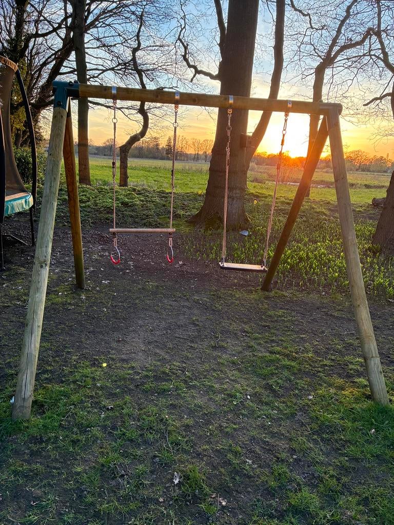 Dubbele schommel (2 zitjes + 1 trapeze inbegrepen), Enlèvement, Utilisé, Balançoire