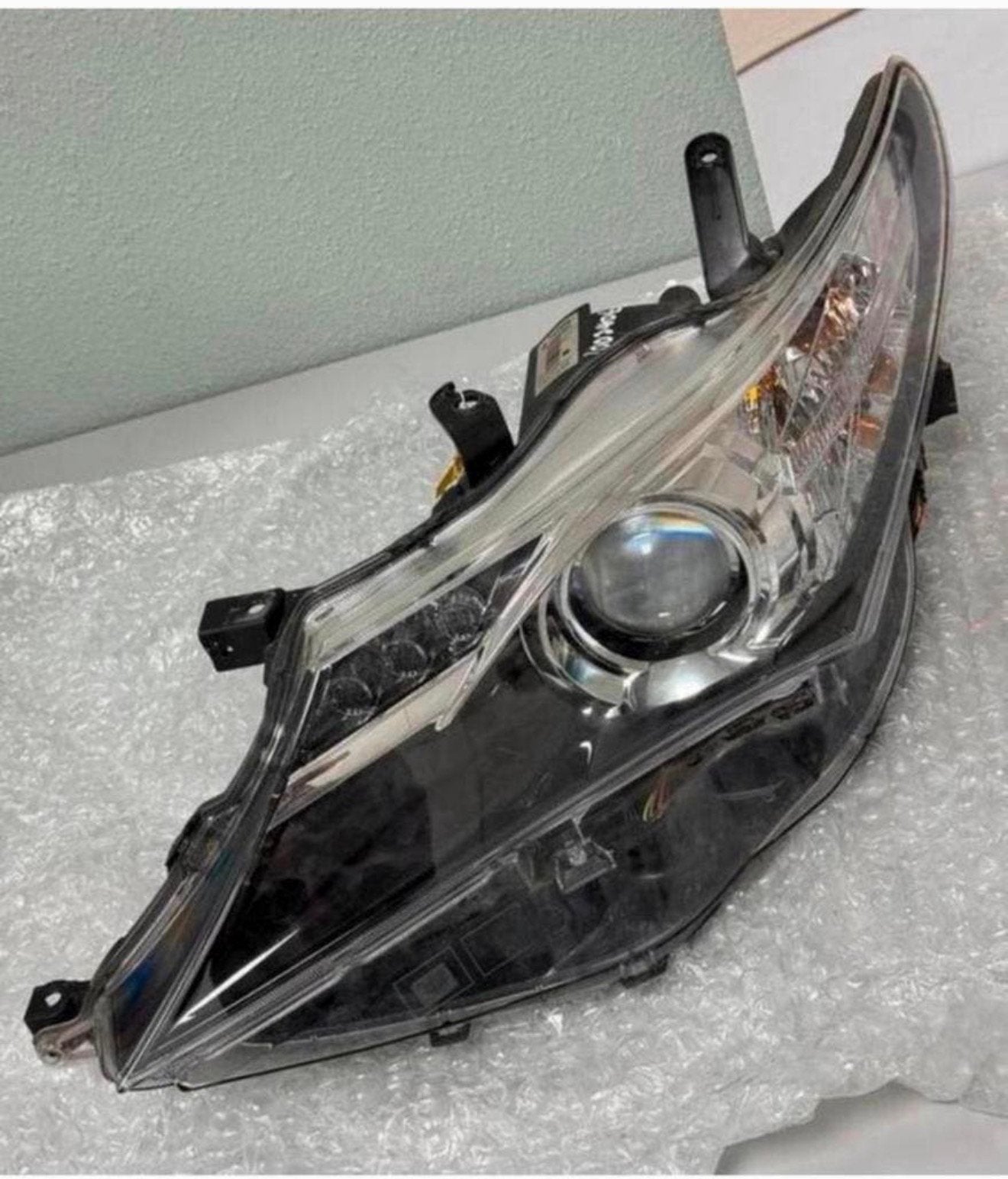Phare avant gauche Toyota Auris 2 E18 2012-2016 8115002E21, Autos : Pièces & Accessoires, Enlèvement ou Envoi, Toyota