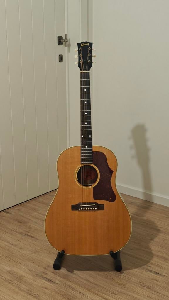 Gibson J-50 (2021), Muziek en Instrumenten, Snaarinstrumenten | Gitaren | Akoestisch, Ophalen, Zo goed als nieuw, Western- of Steelstringgitaar