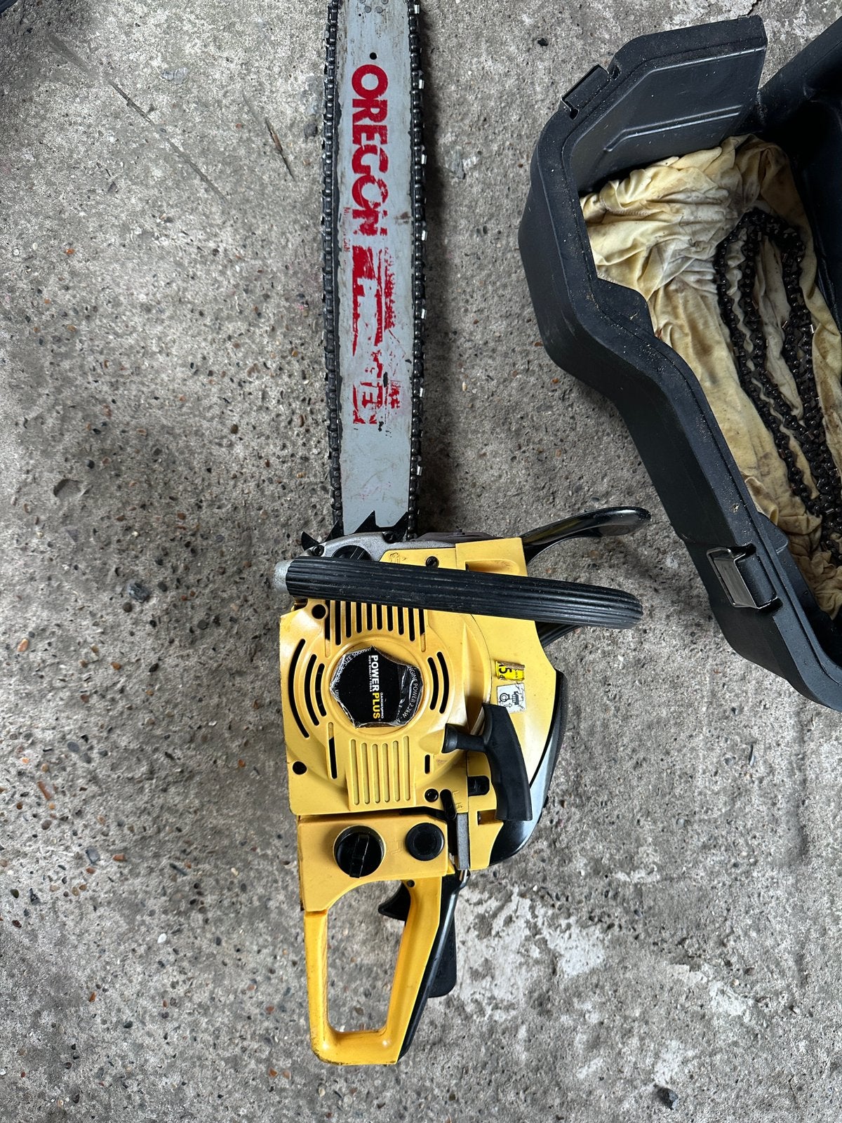 Powerplus POWXG1018 kettingzaag, Doe-het-zelf en Bouw, Ophalen, Gebruikt, Kettingzaag, 30 tot 70 mm