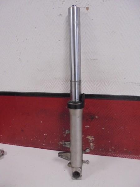 TUBE DE FOURCHE AVANT DROIT Suzuki, Dhr. S. di Majo, Utilisé, Info@cama-motorparts.nl, P.J. Troelstraweg 8 8
3144 CX  MAASSLUIS, NL