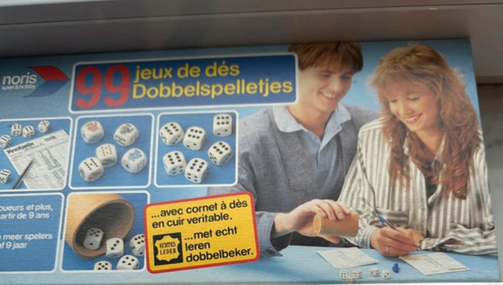 Vintage spellendoos "99 Dobbelspelletjes”N Spiel & Hobby., Hobby en Vrije tijd, Gezelschapsspellen | Bordspellen, Zo goed als nieuw