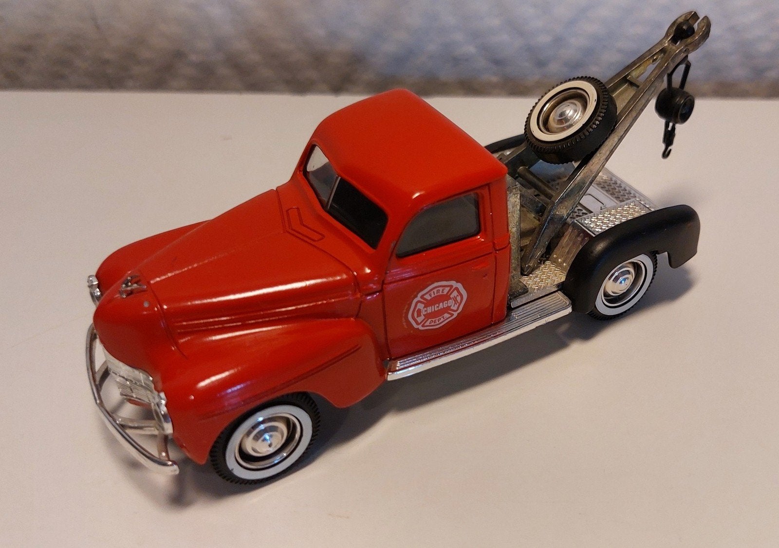 Camion de pompiers Solido Dodge 1940 Chicago 1/43., Enlèvement ou Envoi, Utilisé, Bus ou Camion, Solido