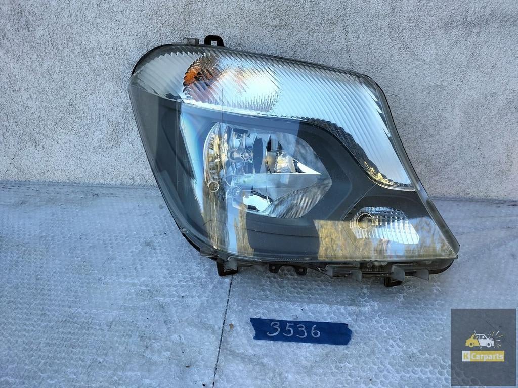 A9068202461, Phare droit pour Mercedes Sprinter W906, Mercedes-Benz AG, Mercedes-Benz, Utilisé, Mercedesstrasse 120
70372  Stuttgart, DE