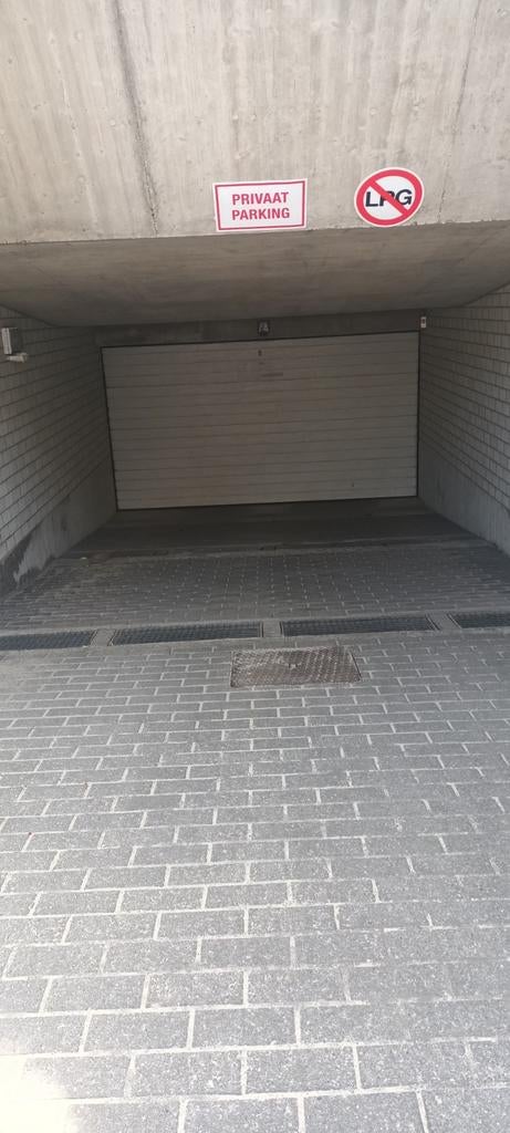Cherche auto +remorque ou camionne max 1,80 haut + chauffeur, Ophalen of Verzenden