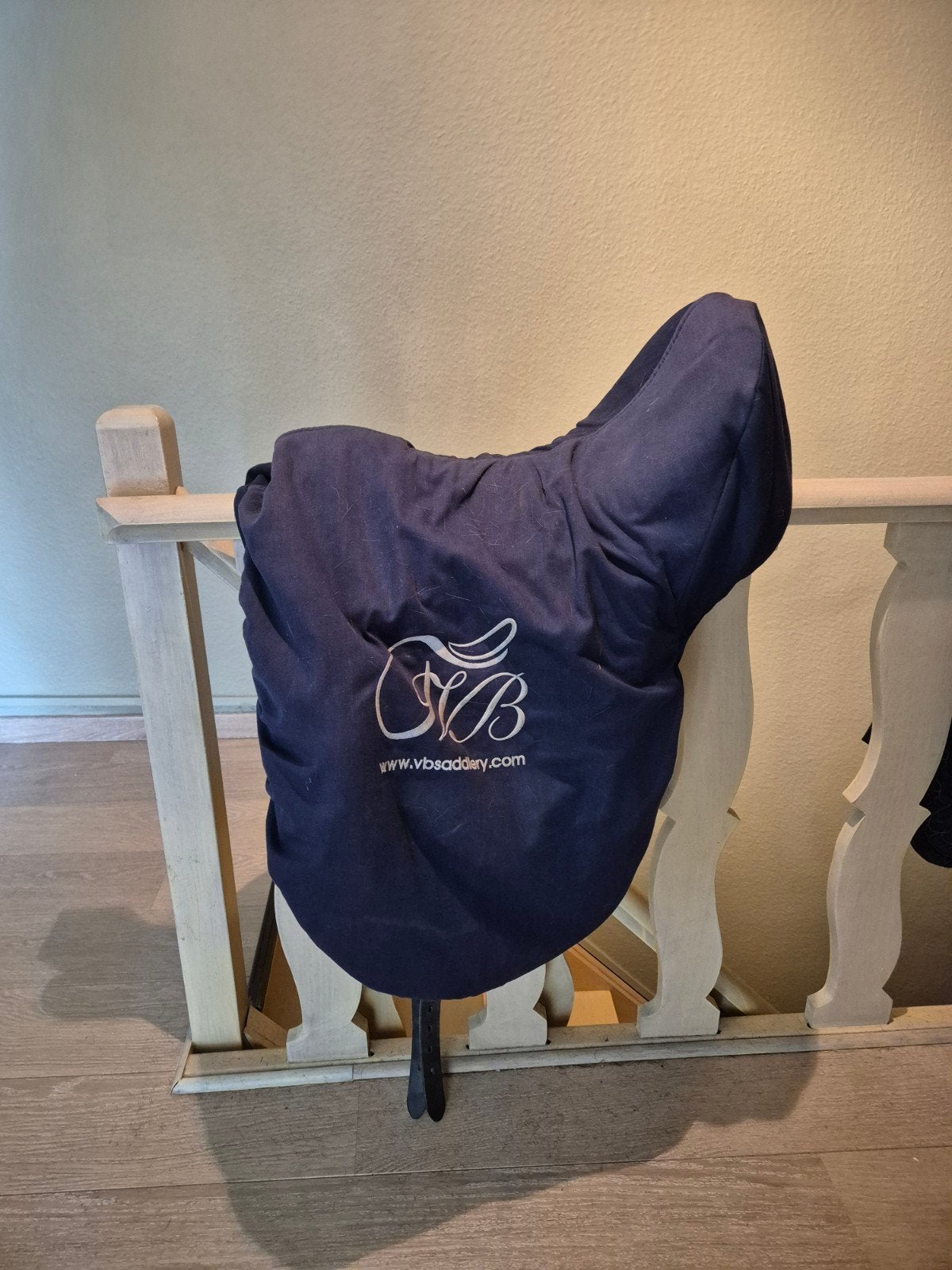 Bjorn Vileyn deluxe dressuurzadel, Enlèvement