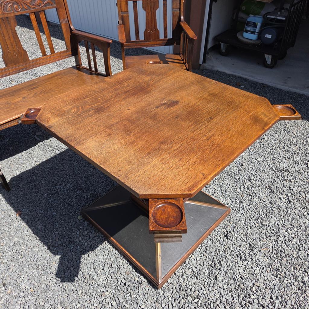Antieke tafel. Met uitschuifbare houdertjes, Ophalen