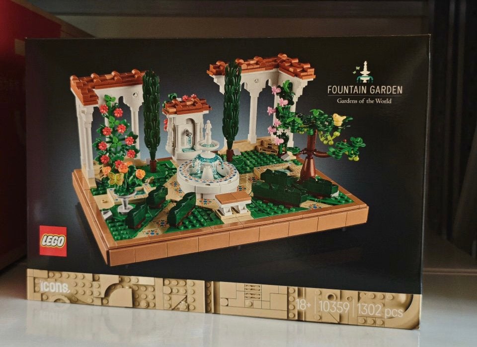 Lego 10359 Fountain Garden, Ophalen of Verzenden, Nieuw