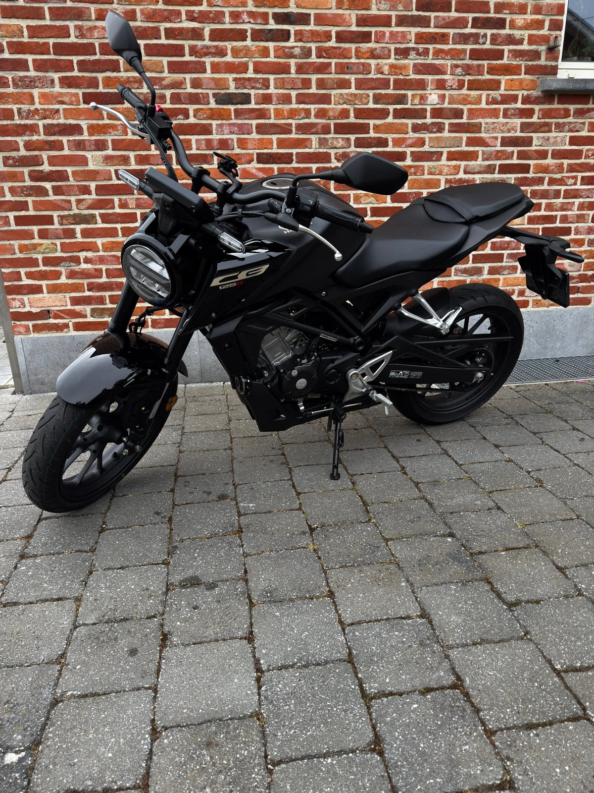 Honda Cb125r bj 2024 - 3740km, Motos, Motos | Honda, Permis Moto A1 minimum, Éclairage LED, 1 cylindre, Manuelle