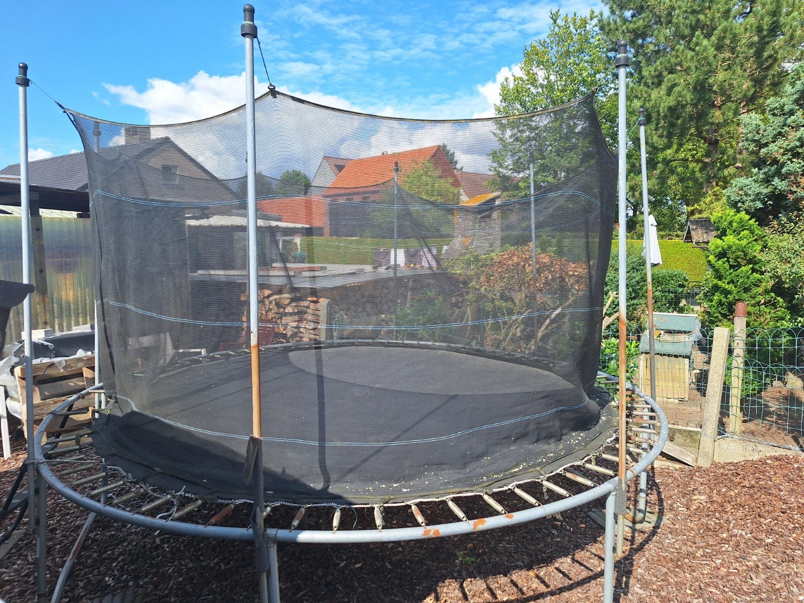 Trampoline te geef, Ophalen