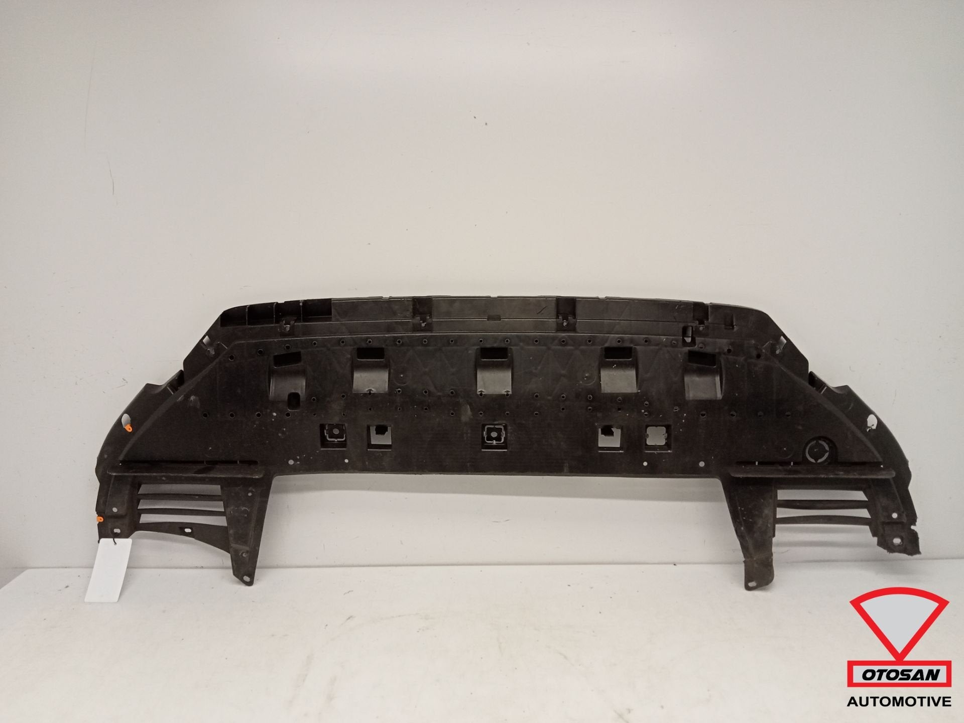 Plaque inf rieure de pare-chocs avant Peugeot Partner 2018+, Taurusavenue 1
2132 LS  Hoofddorp, NL, Contact.group@renault.com