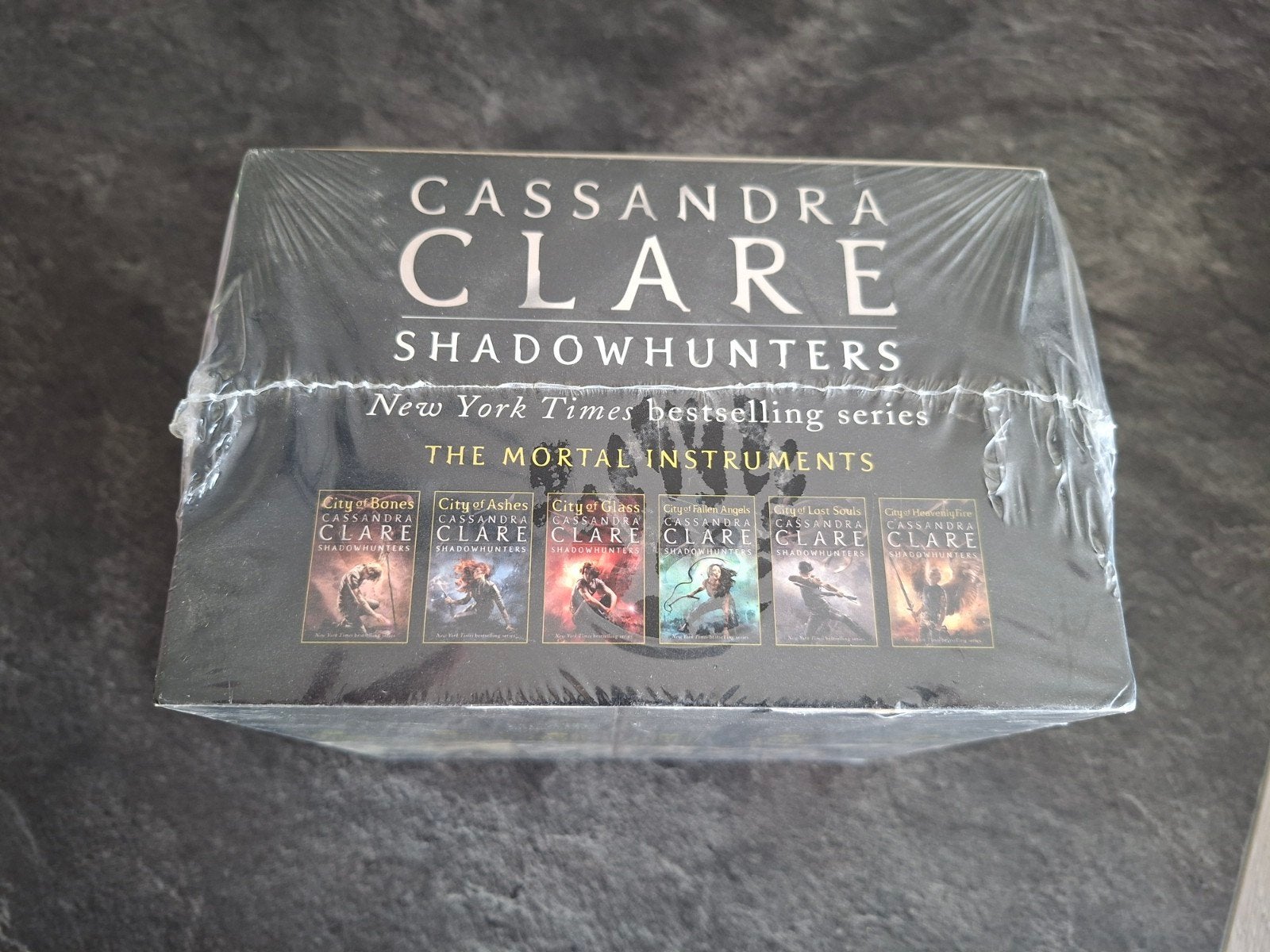 the mortal instruments 1-6, Enlèvement ou Envoi, Neuf, Cassandra clare