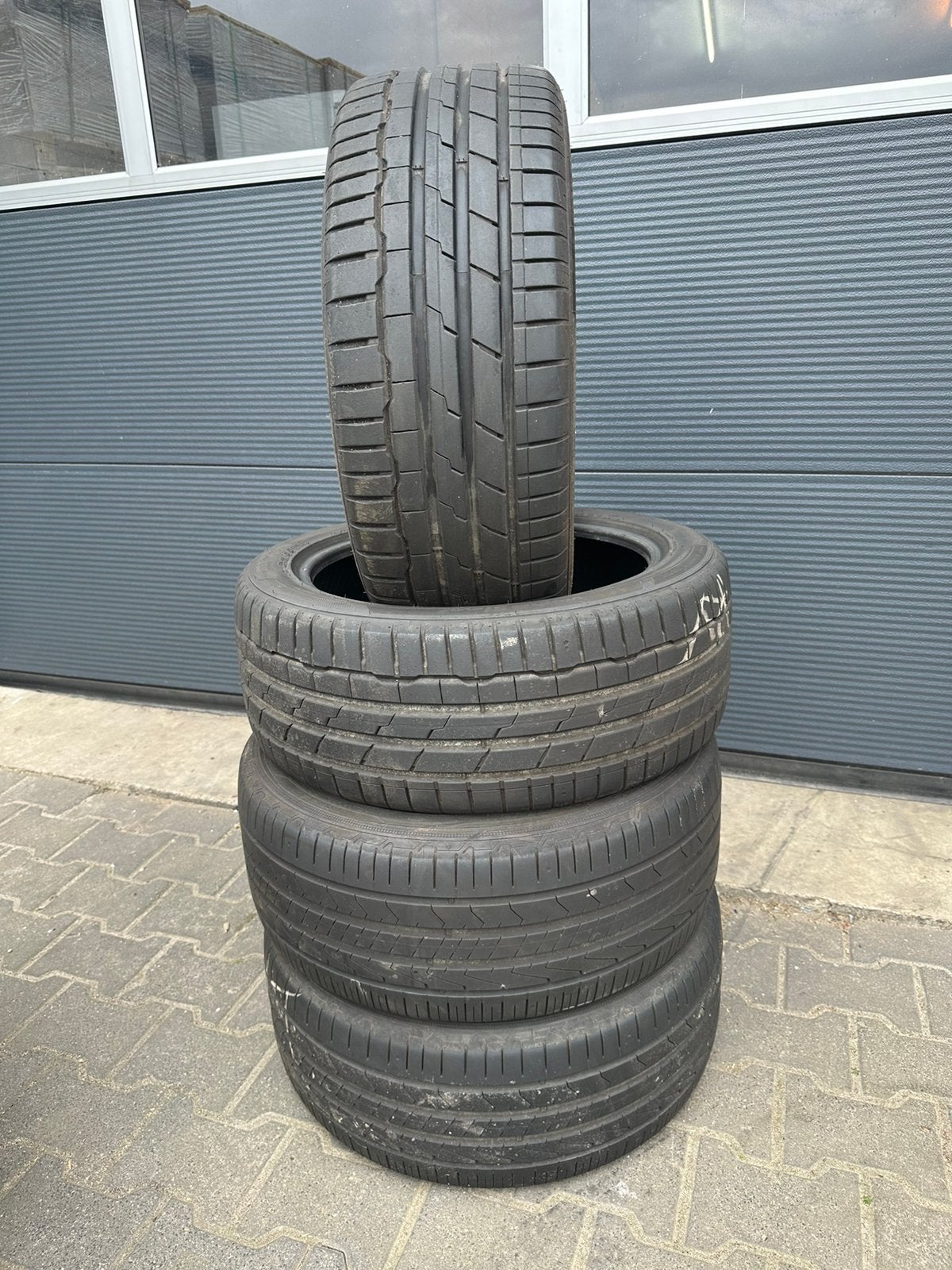 Hankook 2xVentus S1 Evo3 & 2xPrime 3 235/45 R18 DOT22 6,5 mm, Autos : Divers, Pièces de sport automobile, Enlèvement, Utilisé