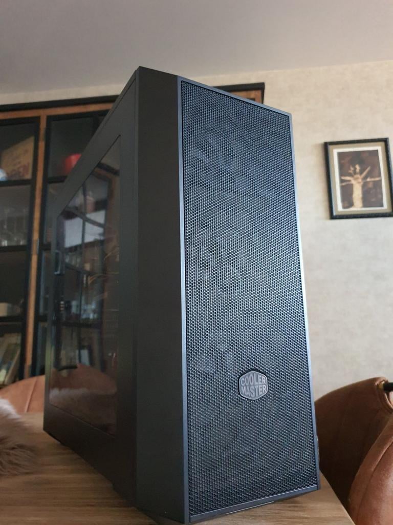 Desktop Msi i5 8gb ssd+500gb XFX6900 win10, Enlèvement