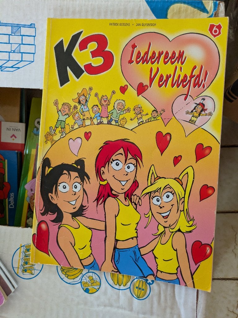 K3 iedereen verliefd, Eén stripboek, Ophalen of Verzenden, Zo goed als nieuw