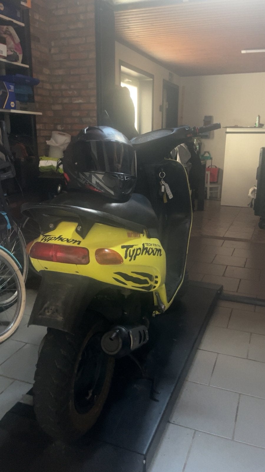 Piaggio Typhoon 50cc B klasse, Fietsen en Brommers, Ophalen, Zo goed als nieuw, Piaggio
