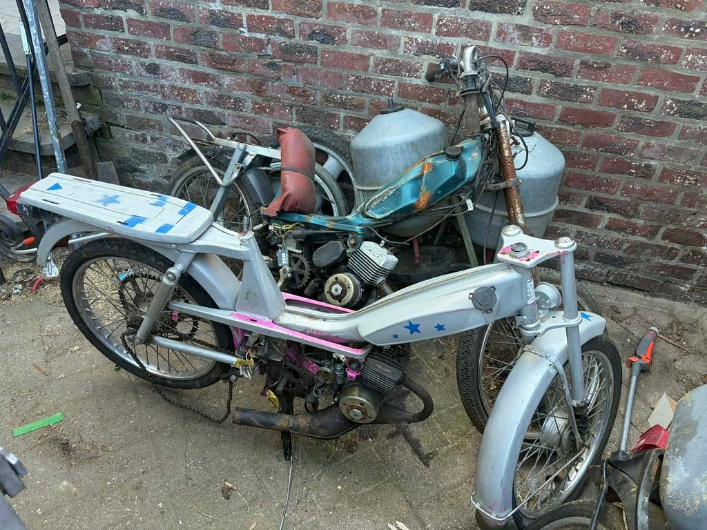 2 brommers mbk motor zit niet vast geen papieren, Enlèvement